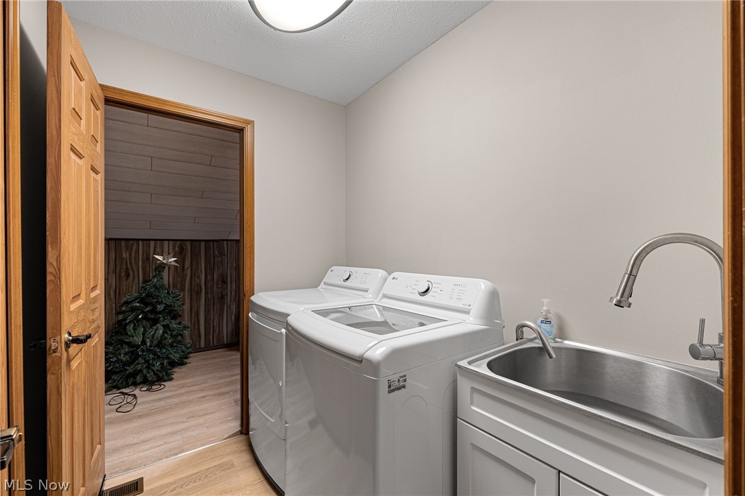 1070 Stonewood Court Westlake OH 44145