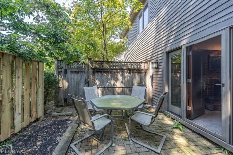 1070 Stonewood Court Westlake OH 44145