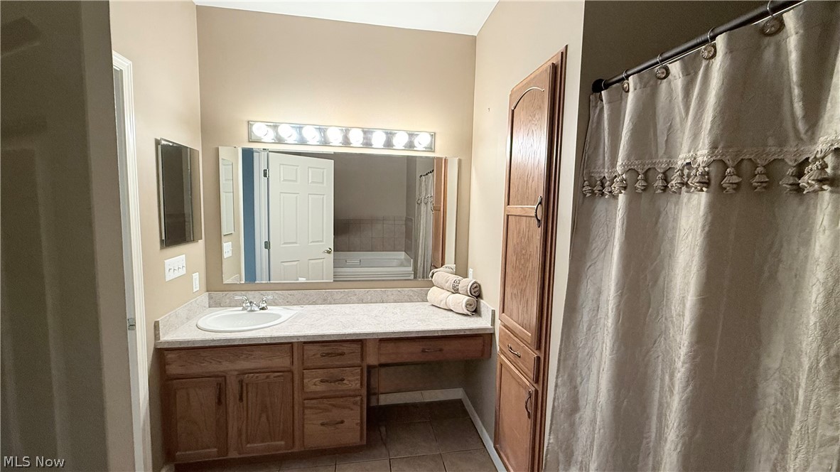 28 Hunters Woods Boulevard Canfield OH 44406