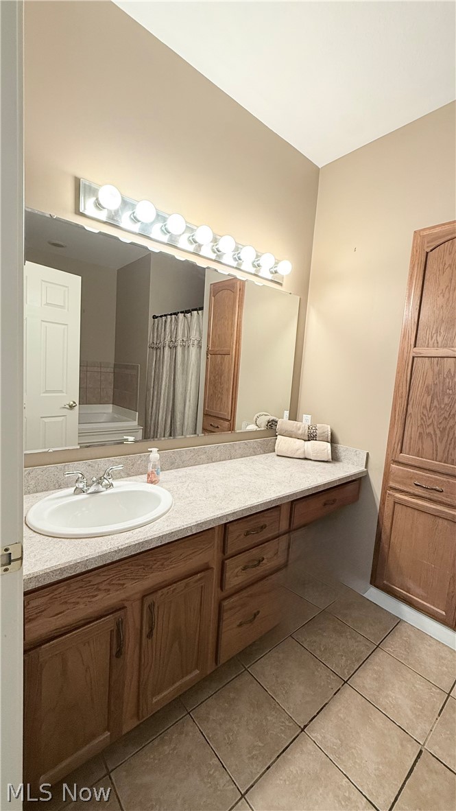 28 Hunters Woods Boulevard Canfield OH 44406
