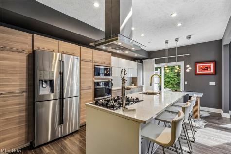 3892 Gardiner Run Copley OH 44321
