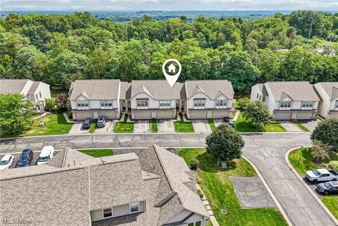 3892 Gardiner Run Copley OH 44321