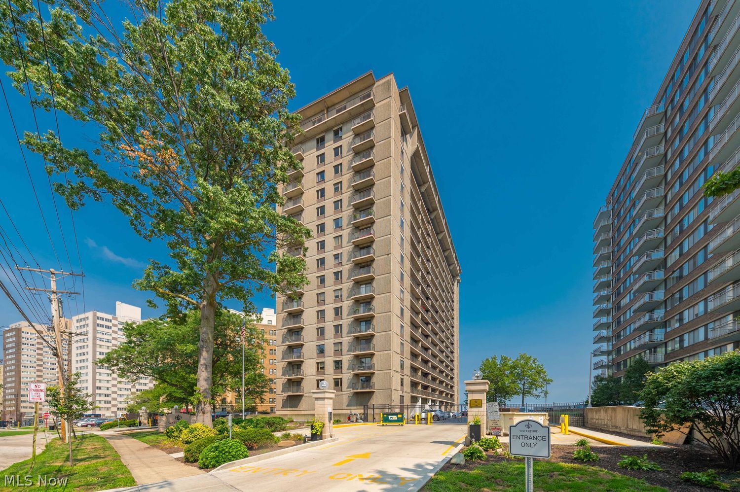 Lakewood OH, 12500 Edgewater Drive, Unit 407