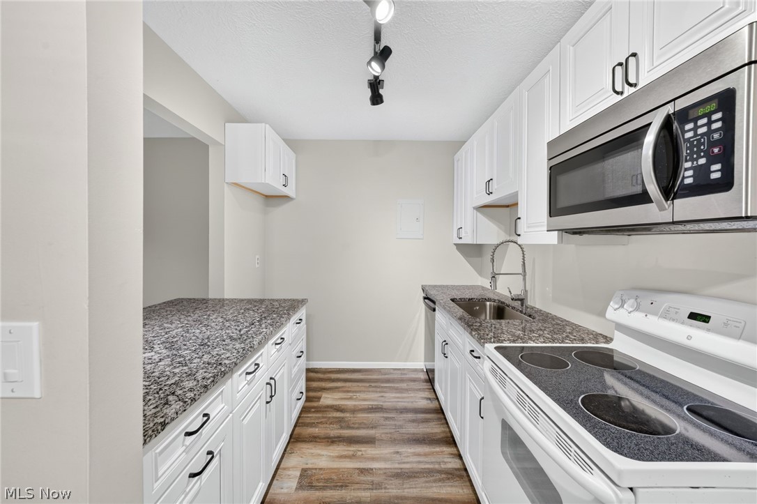 1460 Cedarwood Drive Westlake OH 44145