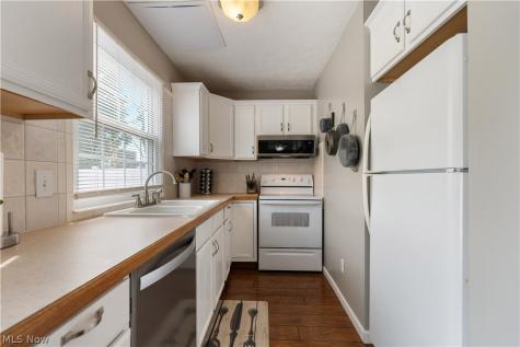 1206 W Maple Street North Canton OH 44720