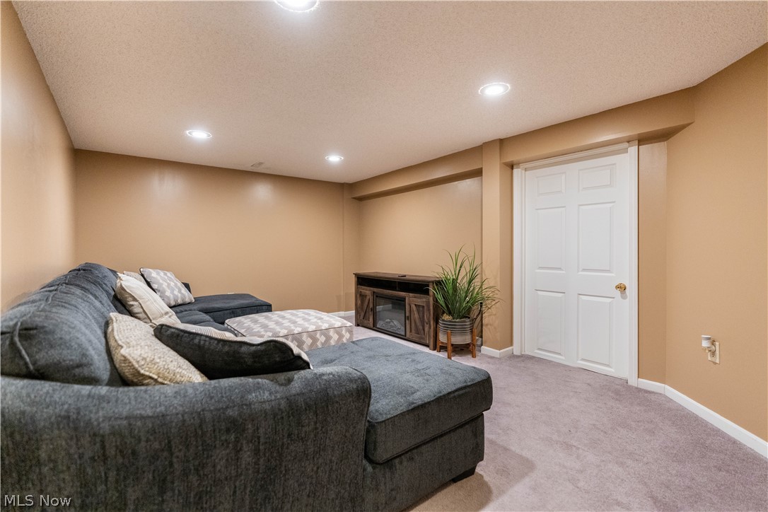 1206 W Maple Street North Canton OH 44720