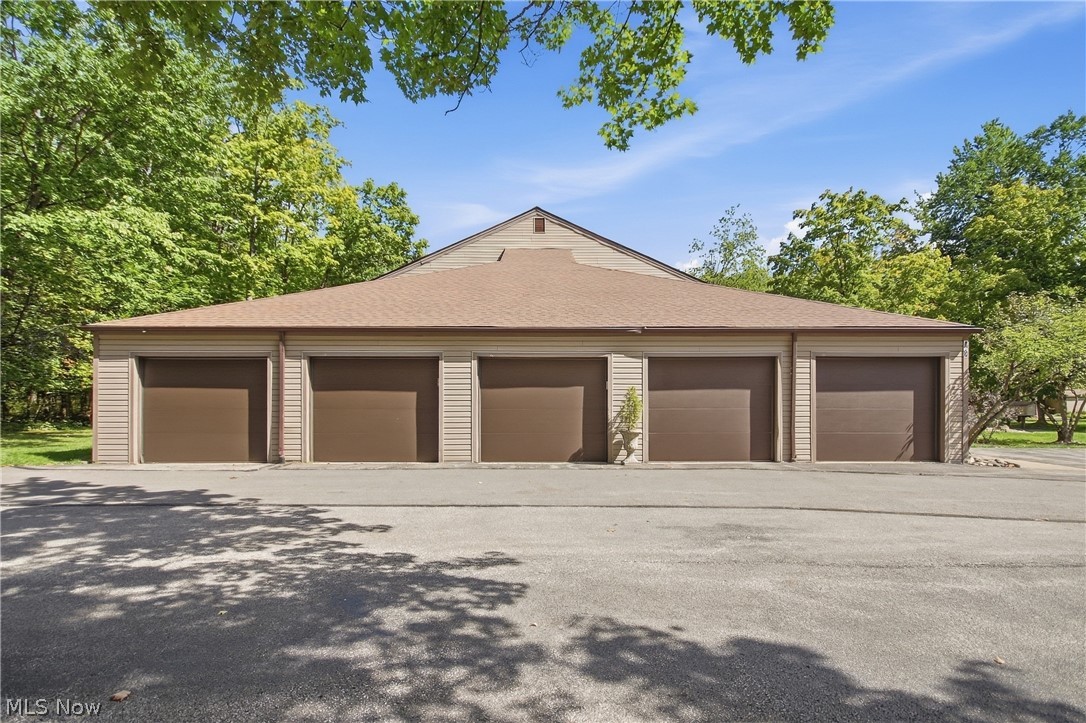 16575 Wren Road Chagrin Falls OH 44023