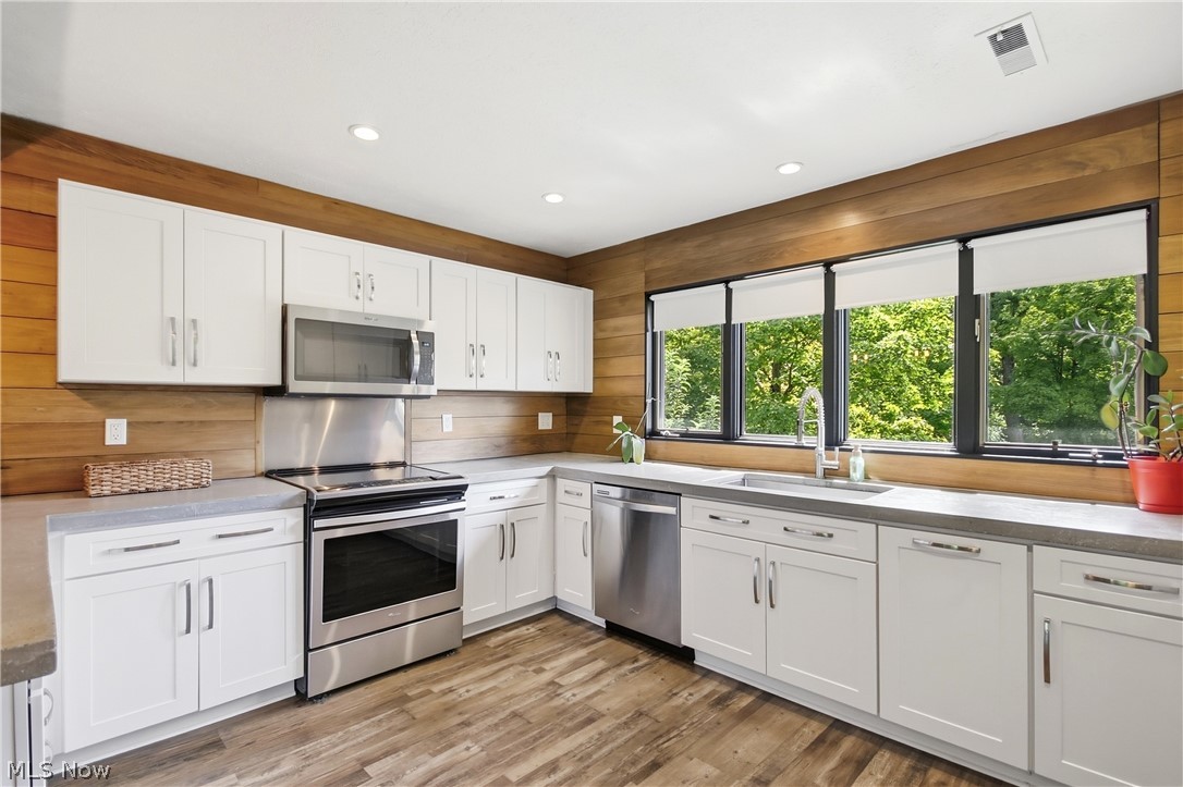 16575 Wren Road Chagrin Falls OH 44023