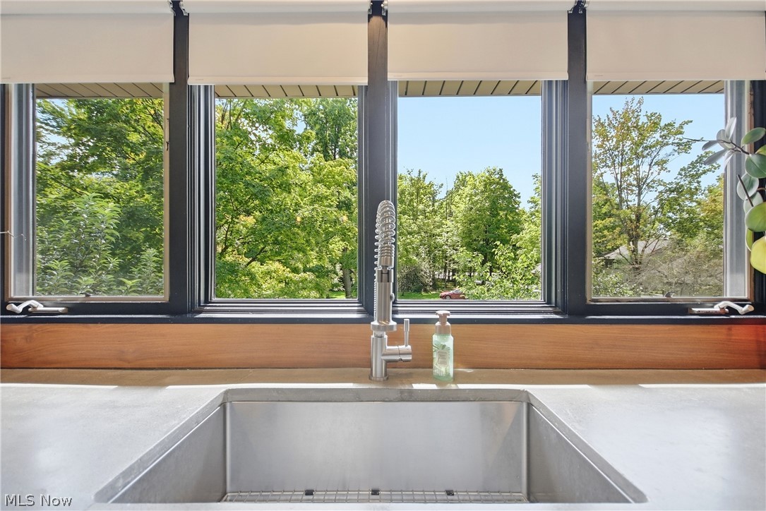 16575 Wren Road Chagrin Falls OH 44023