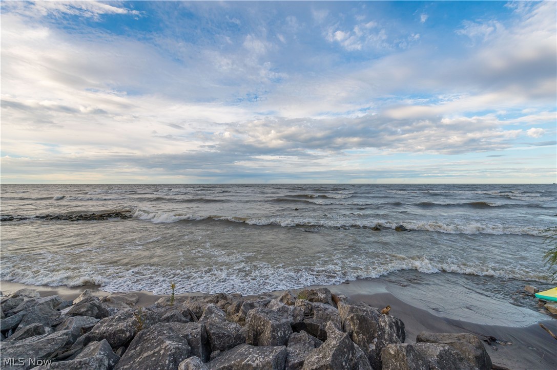 2781 Whispering Shores Drive Vermilion OH 44089