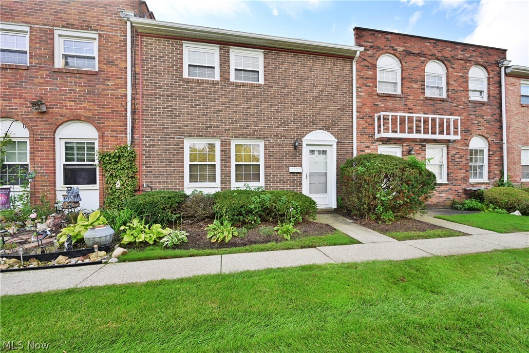 24510 Clareshire Drive North Olmsted OH 44070