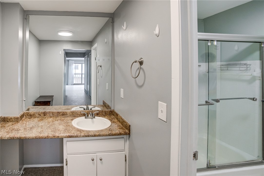 32754 Washington Court Solon OH 44139