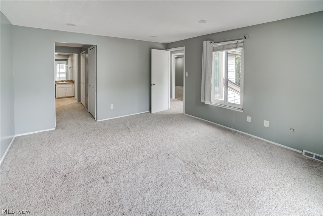 32754 Washington Court Solon OH 44139