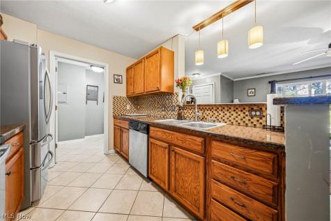 3371 Lenox Village Fairlawn OH 44333