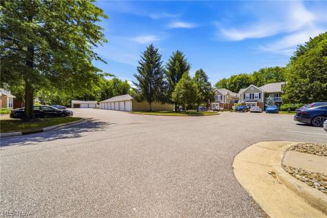 3371 Lenox Village Fairlawn OH 44333