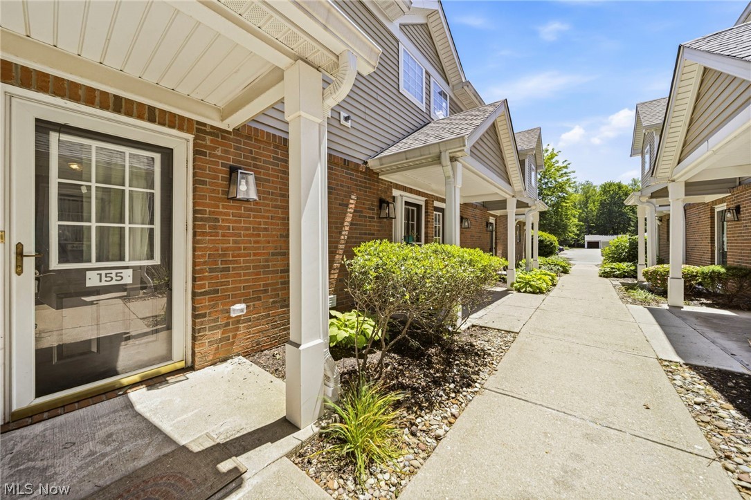 3371 Lenox Village Fairlawn OH 44333