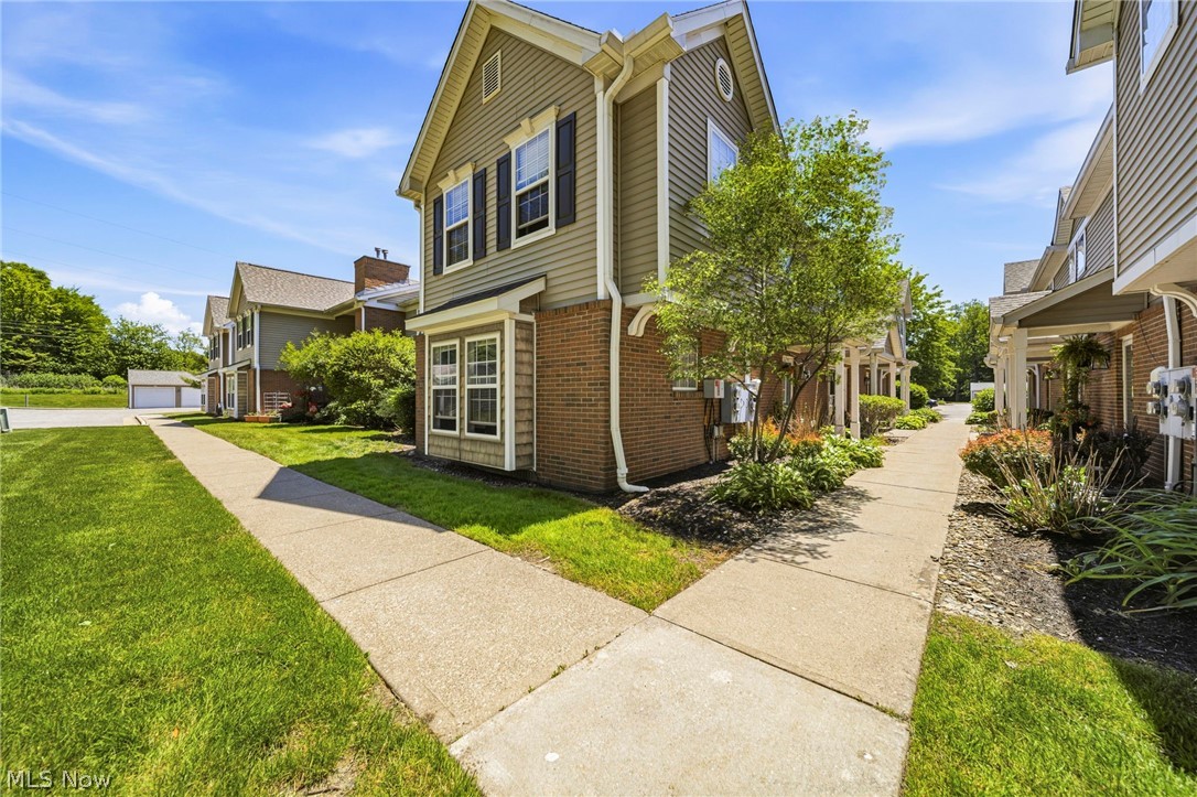 3371 Lenox Village Fairlawn OH 44333
