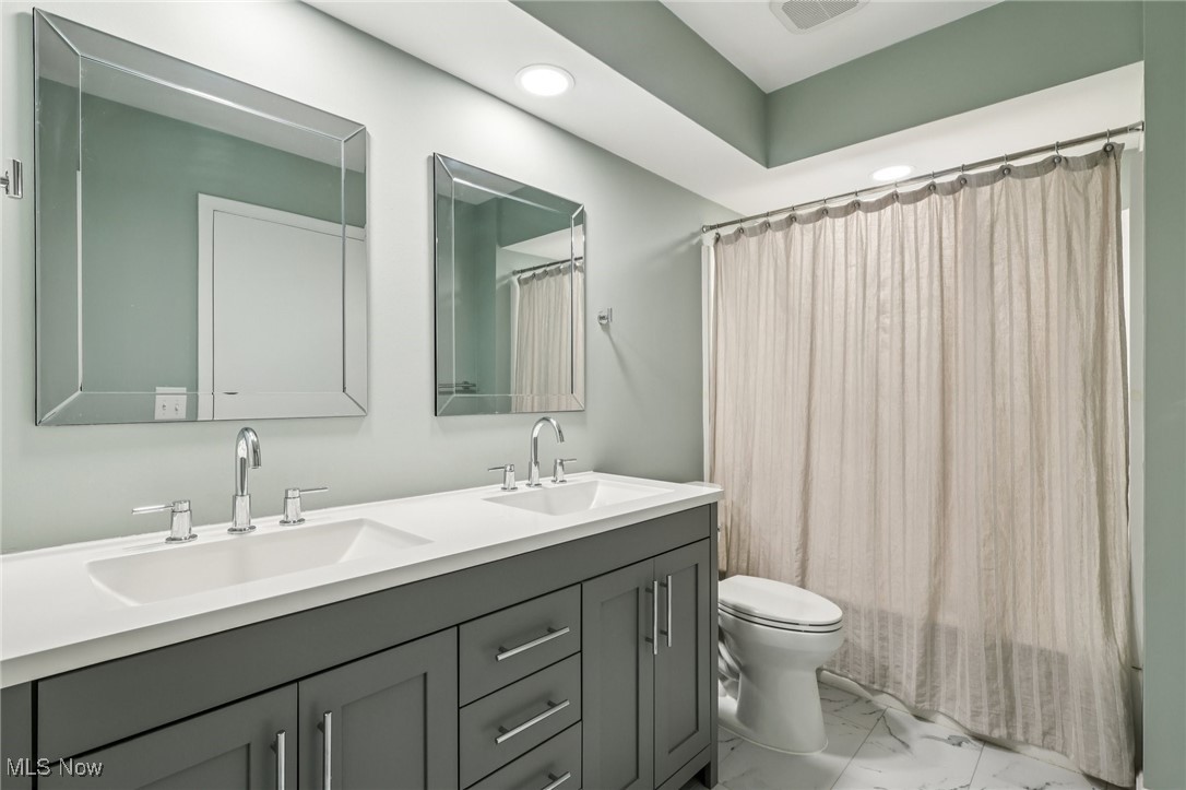 8 Meadowlawn Drive Mentor OH 44060