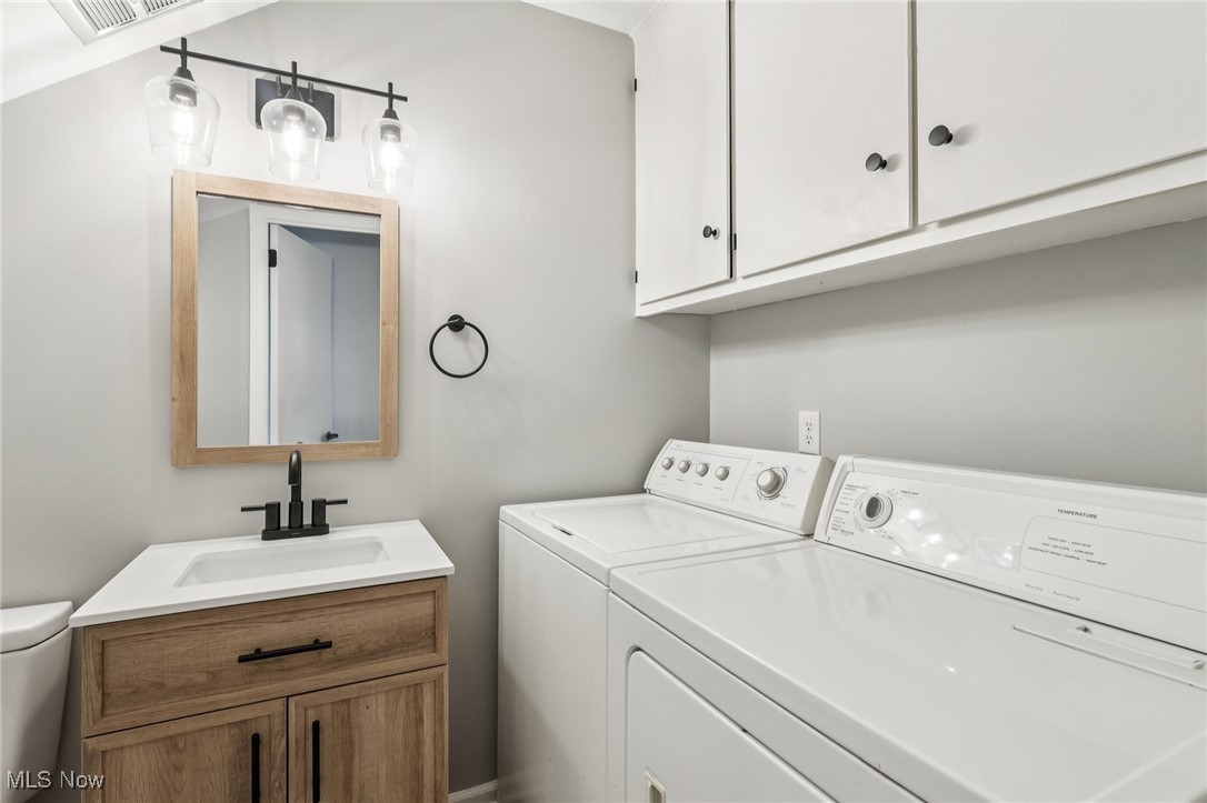 8 Meadowlawn Drive Mentor OH 44060