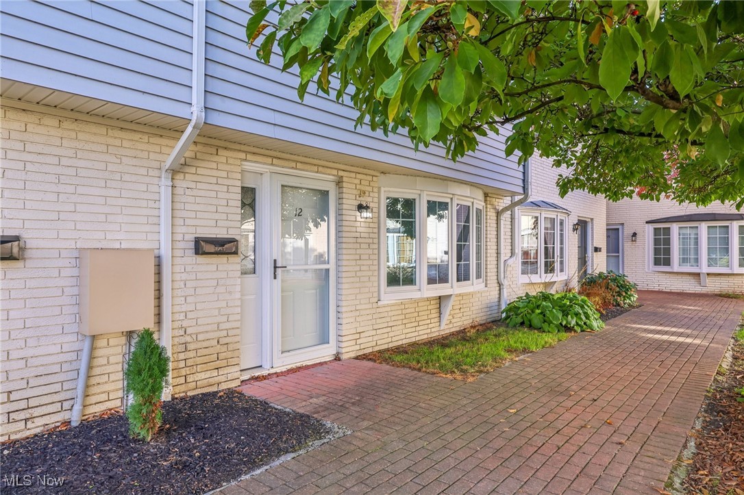 8 Meadowlawn Drive Mentor OH 44060