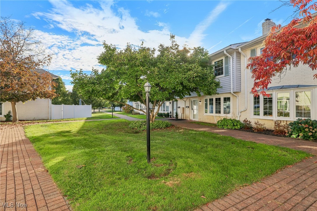 8 Meadowlawn Drive Mentor OH 44060