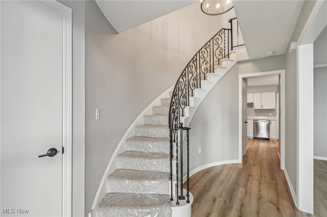 8 Meadowlawn Drive Mentor OH 44060