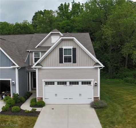 1581 Mud Brook Court Akron OH 44313