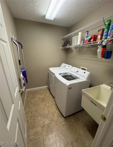 1192 Chaucer Circle Akron OH 44312