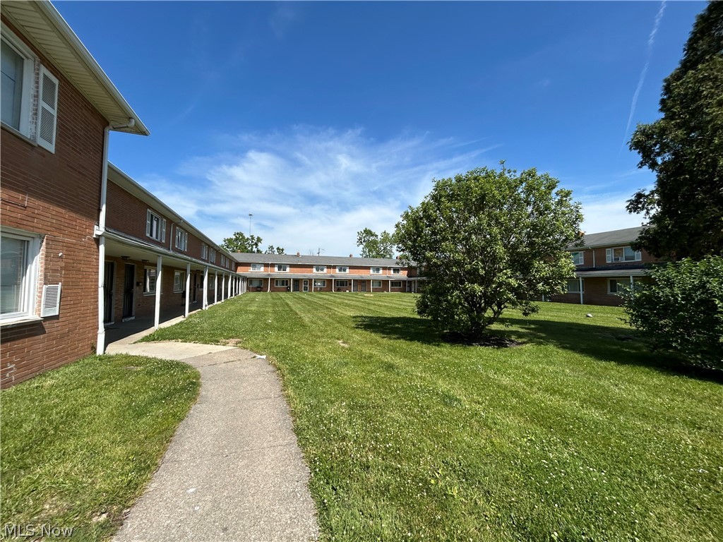 4871 Banbury Court Warrensville Heights OH 44128