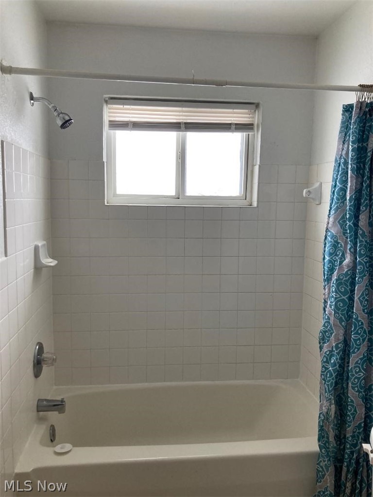 4871 Banbury Court Warrensville Heights OH 44128