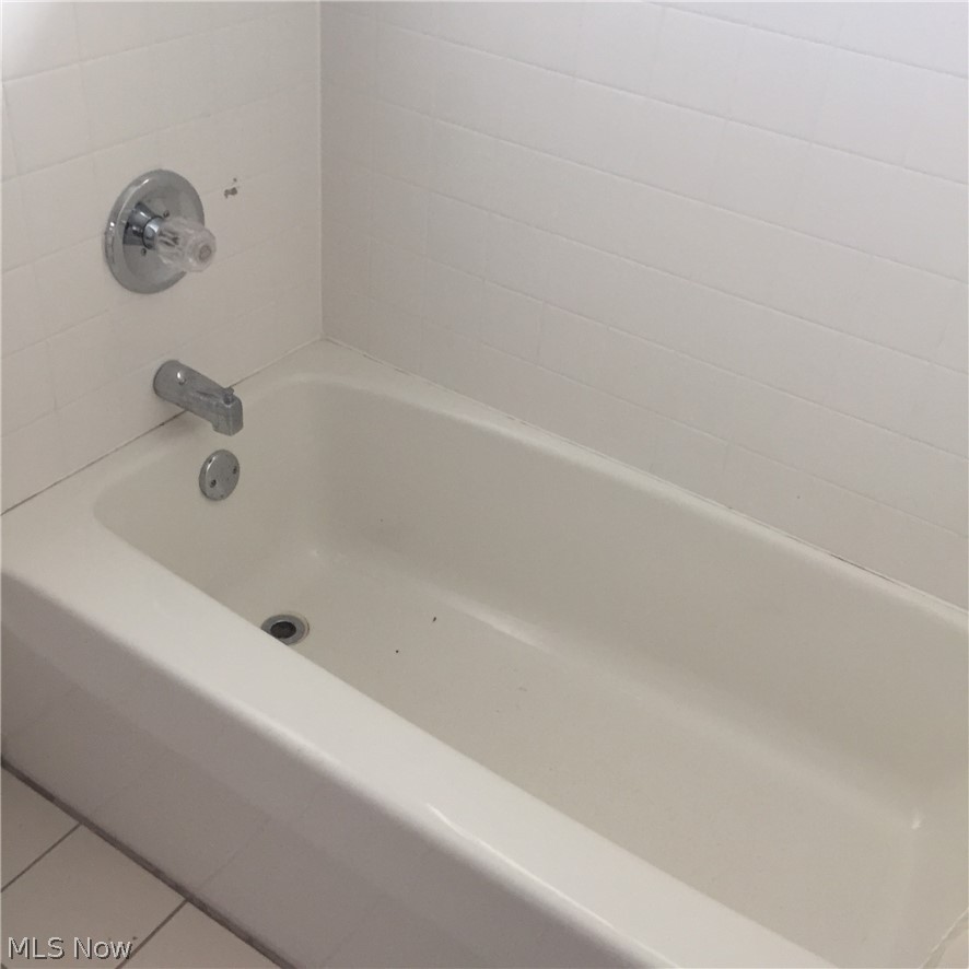 4871 Banbury Court Warrensville Heights OH 44128