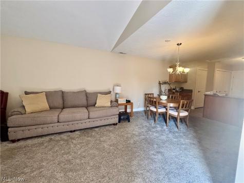 177 Woodbury Glen Street Hartville OH 44632