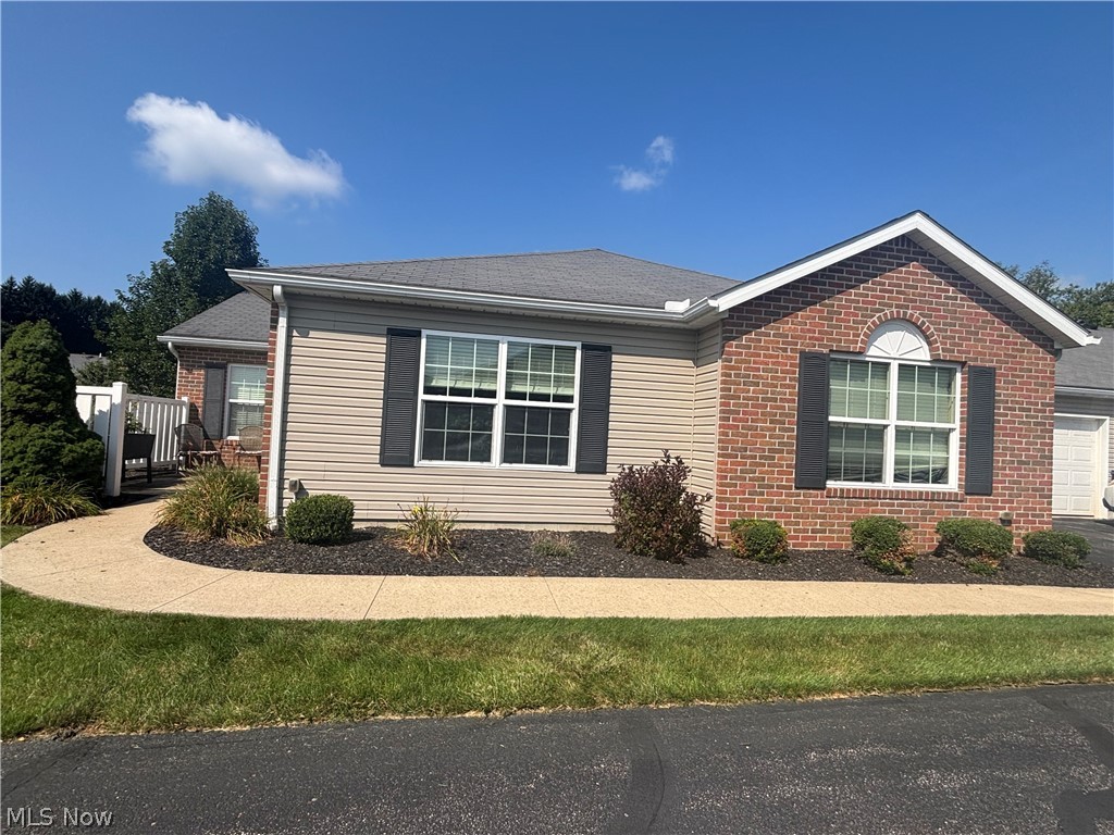 177 Woodbury Glen Street Hartville OH 44632