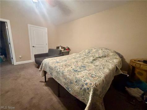 177 Woodbury Glen Street Hartville OH 44632