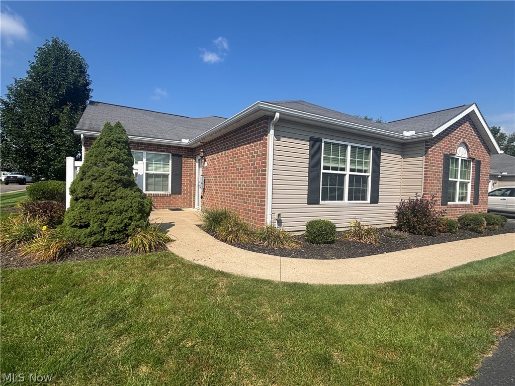 177 Woodbury Glen Street Hartville OH 44632