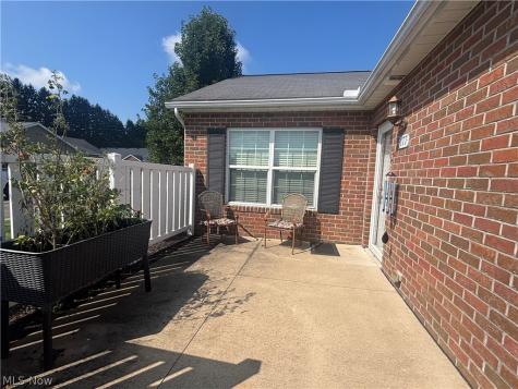 177 Woodbury Glen Street Hartville OH 44632