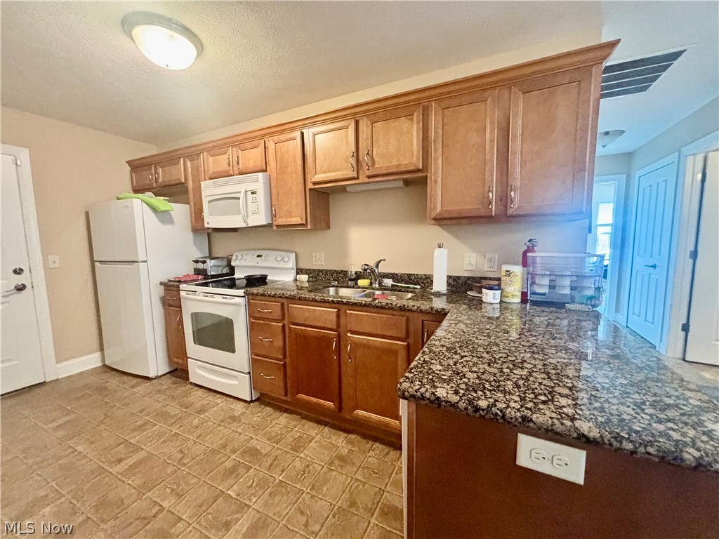 177 Woodbury Glen Street Hartville OH 44632