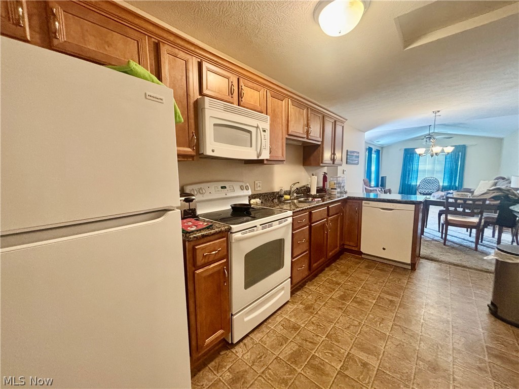 177 Woodbury Glen Street Hartville OH 44632
