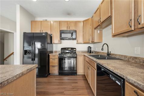 126 River Rock Way Berea OH 44017