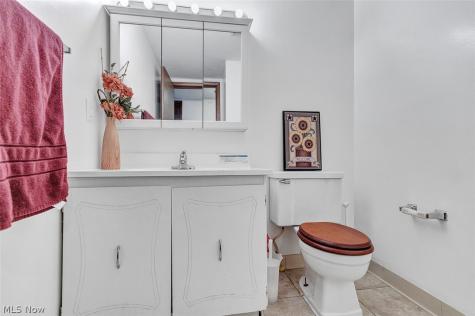 1689 Walnut Lane Rocky River OH 44116