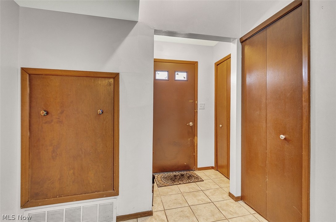 1689 Walnut Lane Rocky River OH 44116