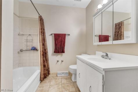 1689 Walnut Lane Rocky River OH 44116