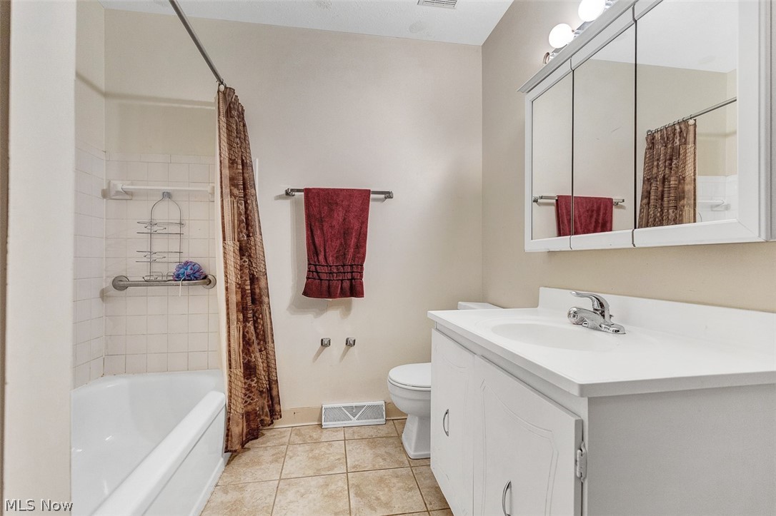 1689 Walnut Lane Rocky River OH 44116
