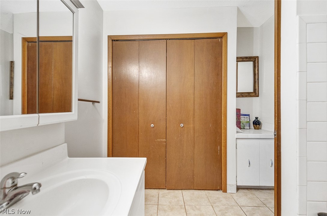 1689 Walnut Lane Rocky River OH 44116