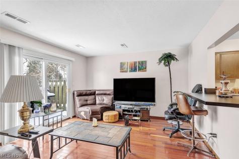 1689 Walnut Lane Rocky River OH 44116