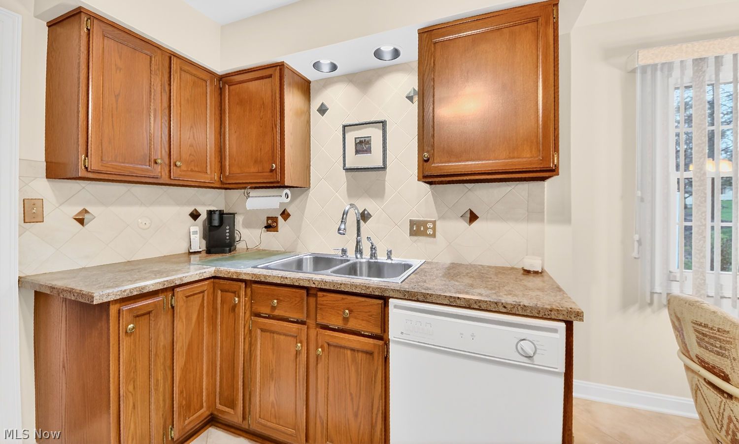 887 Wellsley Lane Akron OH 44313
