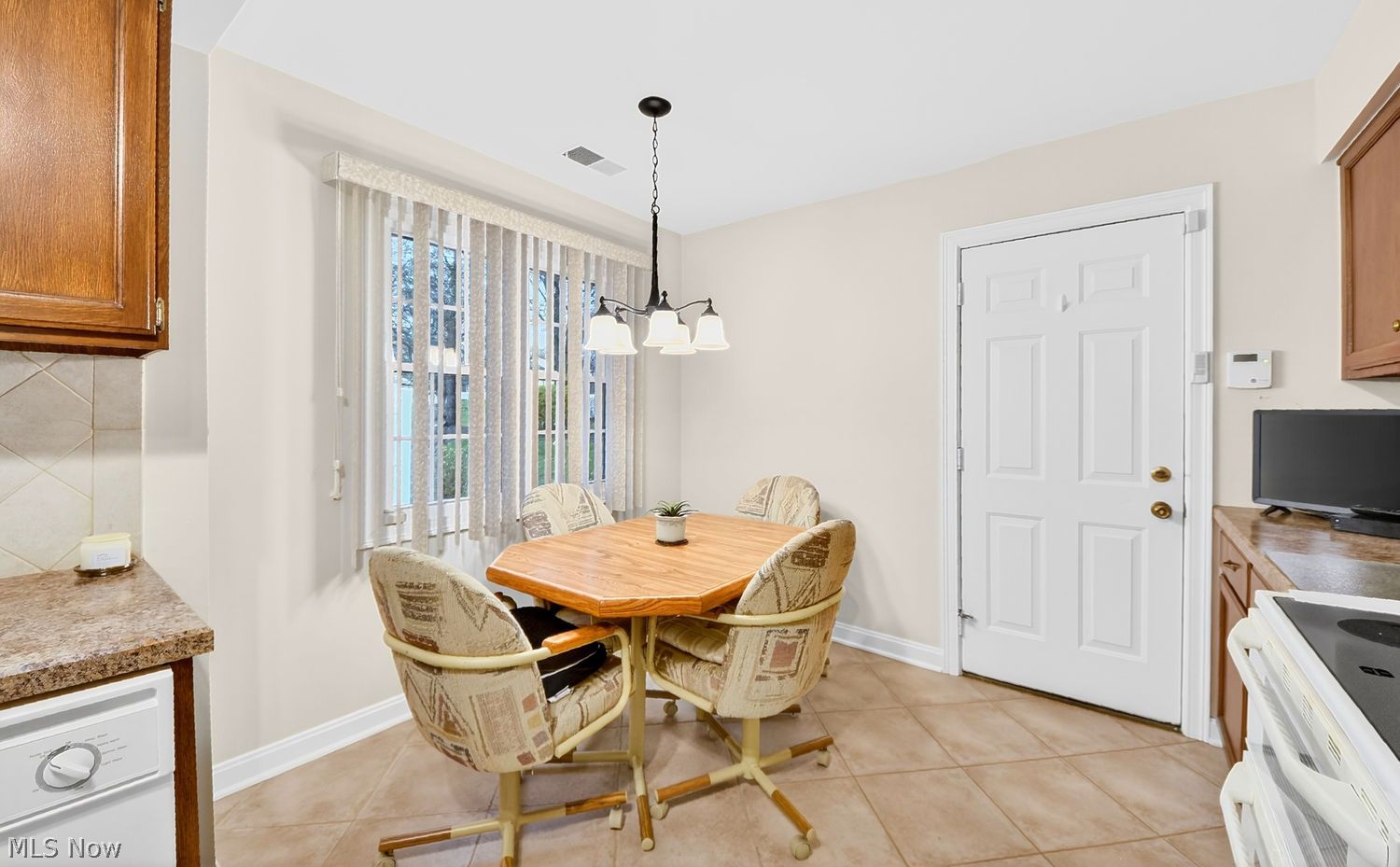 887 Wellsley Lane Akron OH 44313