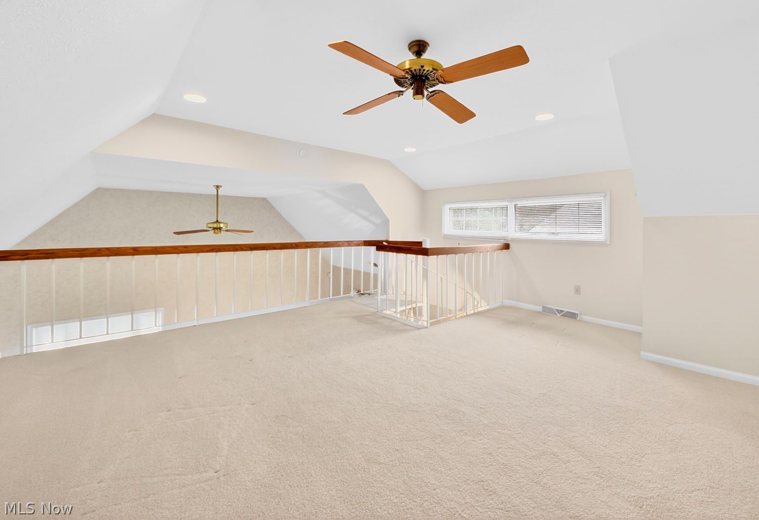 887 Wellsley Lane Akron OH 44313