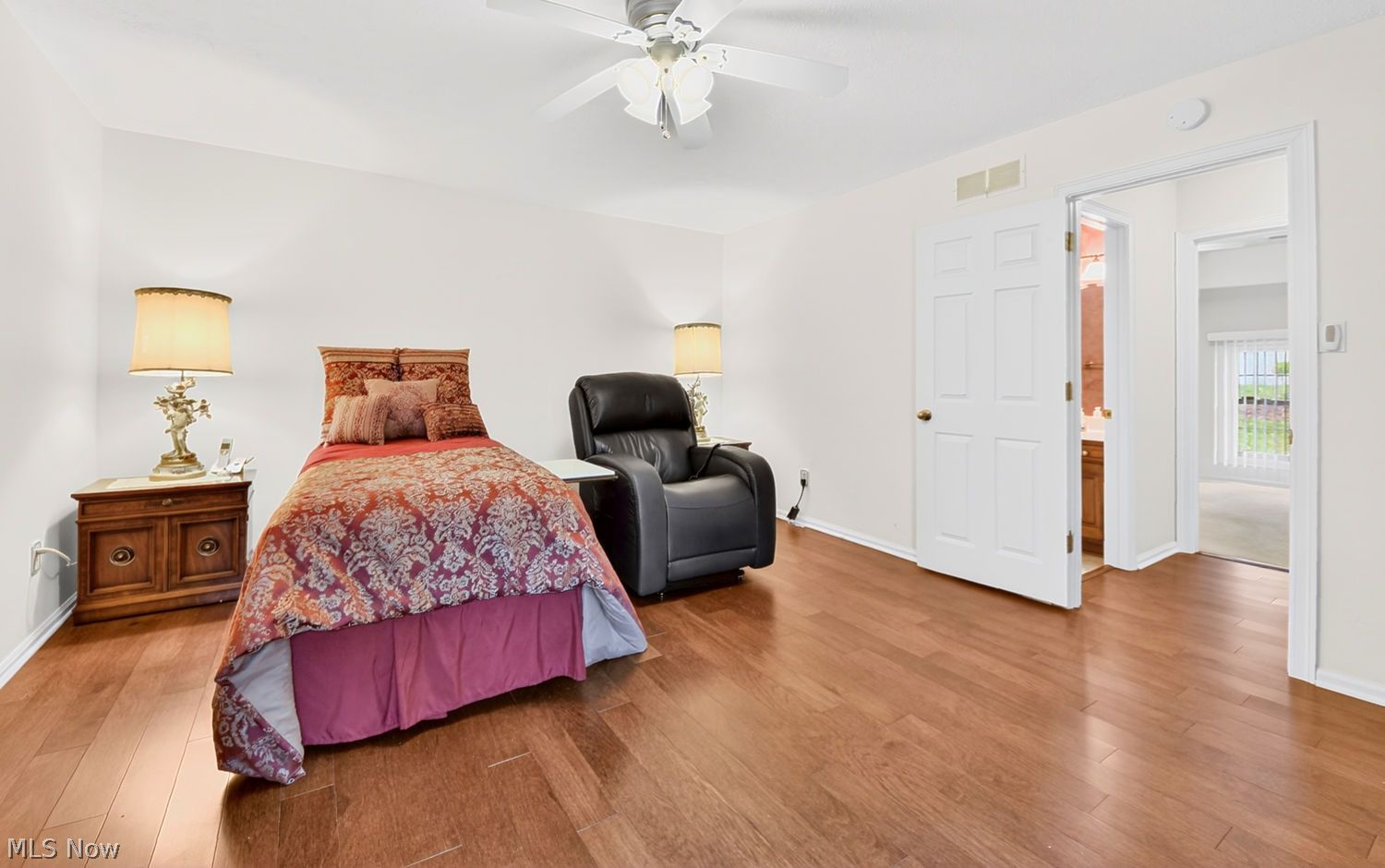 887 Wellsley Lane Akron OH 44313