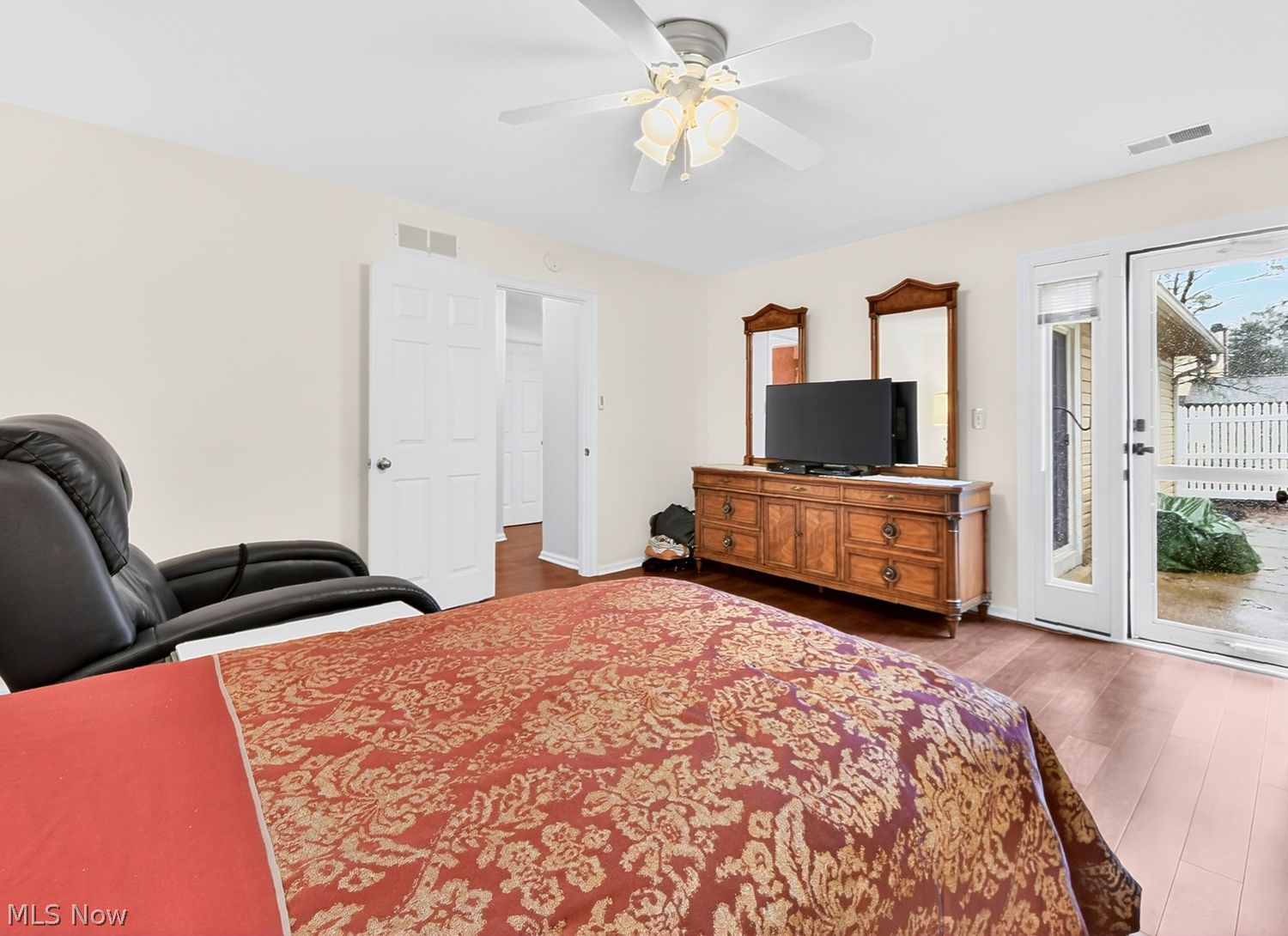 887 Wellsley Lane Akron OH 44313